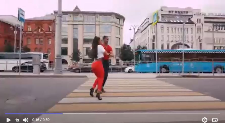 Сальса на улице